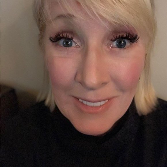 Meet your Posher, Lidia - Picture 1 of 1